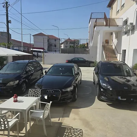 Aleks Ξενοδοχείο 3*