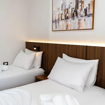 Aleks Hotel