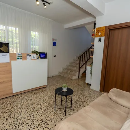 Aleks Hotel